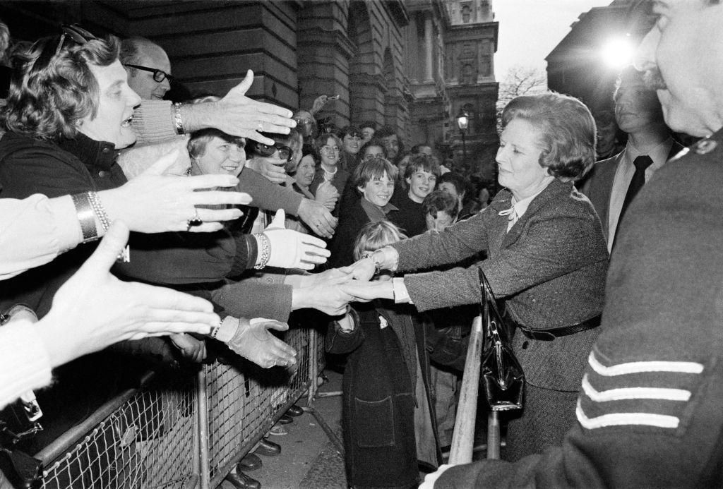 تاتشر لدى فوز حزب المحافظين في انتخابات 1979 والتي جاءت بها رئيسة للوزراء