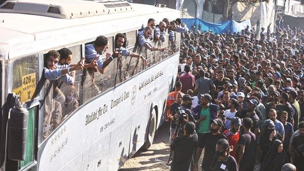 إطلاق سراح 1968 أسيراً فلسطينياً و20 رهينةً إسرائيلية