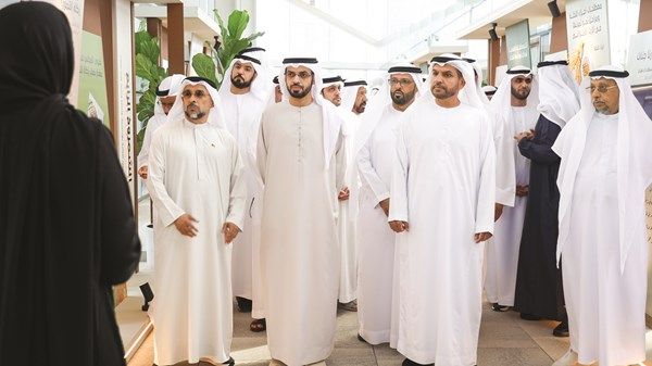 عمر الدرعي يفتتح «شماريخ التمور» في السمحة