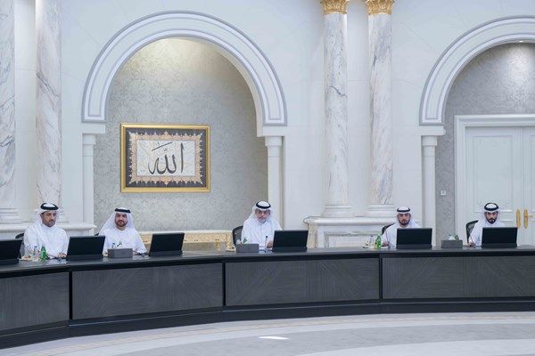 "تنفيذي الشارقة" يصدر قرارات بشأن تنظيم حجز المركبات ورسوم القطر