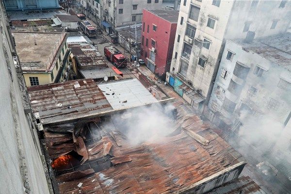 ارتفاع حصيلة ضحايا حريق مصنع ومستودع في بنجلاديش