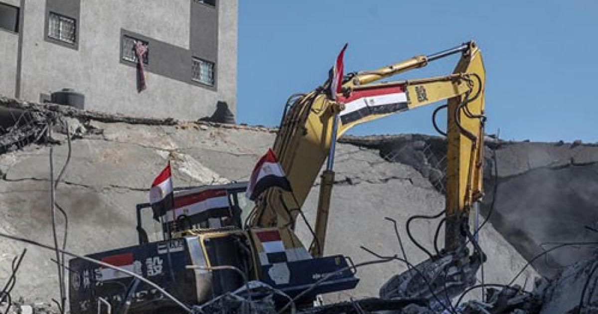 فرق مصرية تعمل في غزة للمساعدة في انتشال جثامين الأسرى