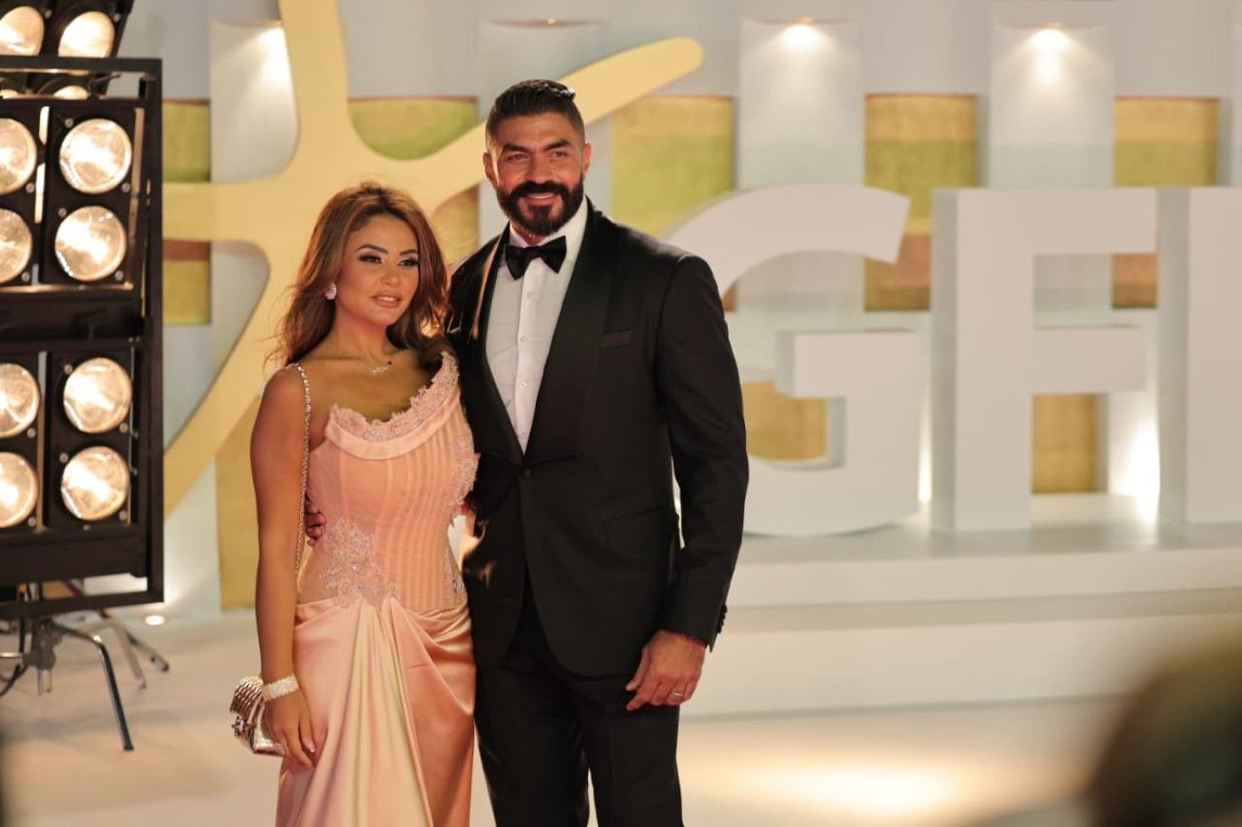 بدء توافد النجوم لحضور حفل إفتتاح الدورة الثامنة من مهرجان الجونة السينمائي