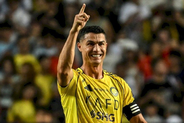 كريستيانو رونالدو مجددا على رأس قائمة فوربس لأعلى لاعبي كرة القدم أجرا