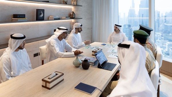 حمدان بن محمد يوجّه شرطة دبي للعمل أن تكون أفضل جهاز شرطة على مستوى العالم في توظيف التكنولوجيا والذكاء الاصطناعي