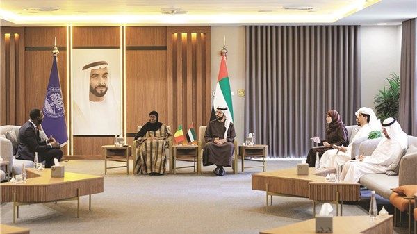 جامعة محمد بن زايد للعلوم الإنسانية تبحث مع سفيرة مالي سبل تعزيز التعاون