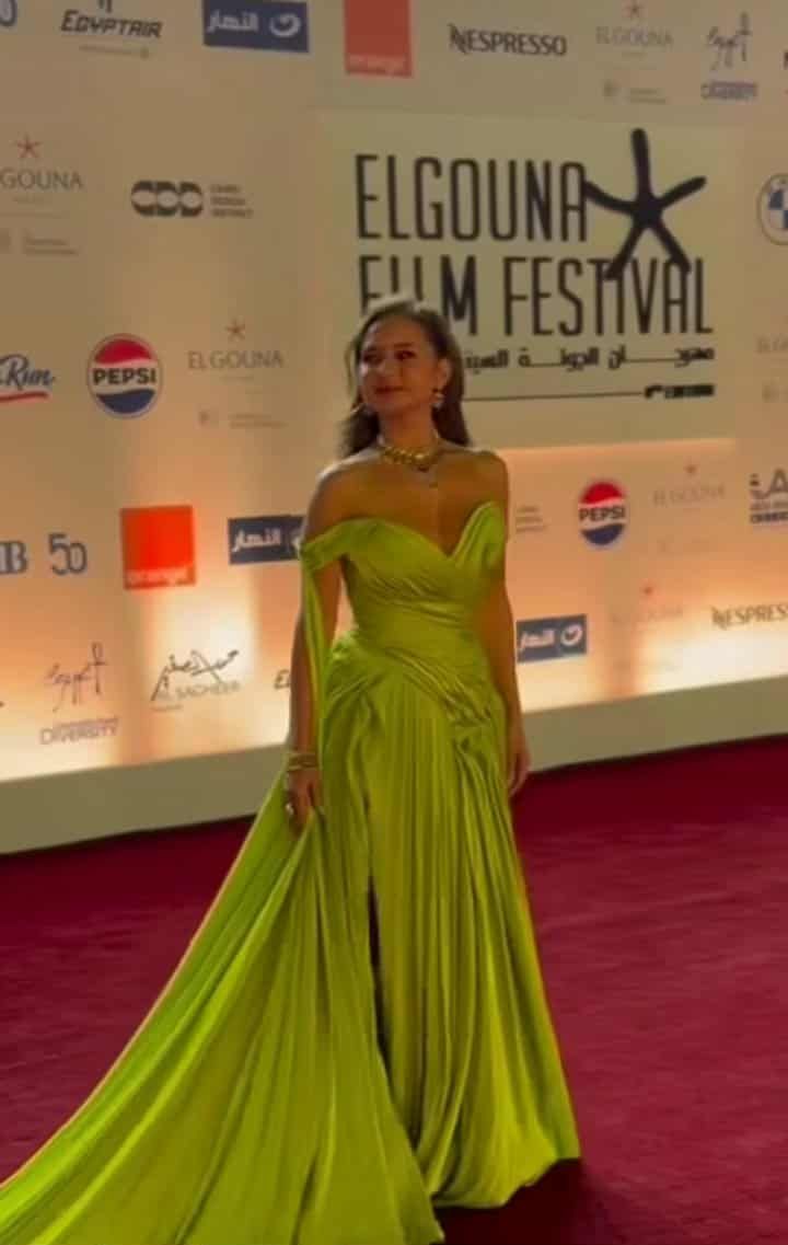 نيلي كريم مميزة في مهرجان الجونة السينمائي.. شاهد إطلالتها