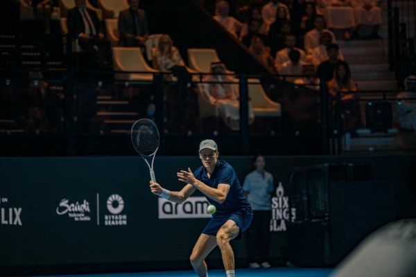 تكرار نهائي العام الماضي.. ألكاراز وسينر يتأهلان لنهائي “Six Kings Slam” في الرياض