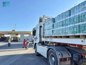 دفعة جديدة من المساعدات الإغاثية السعودية تعبر منفذ رفح نحو قطاع غزة