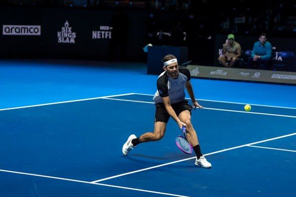 تكرار نهائي العام الماضي.. ألكاراز وسينر يتأهلان لنهائي “Six Kings Slam” في الرياض
