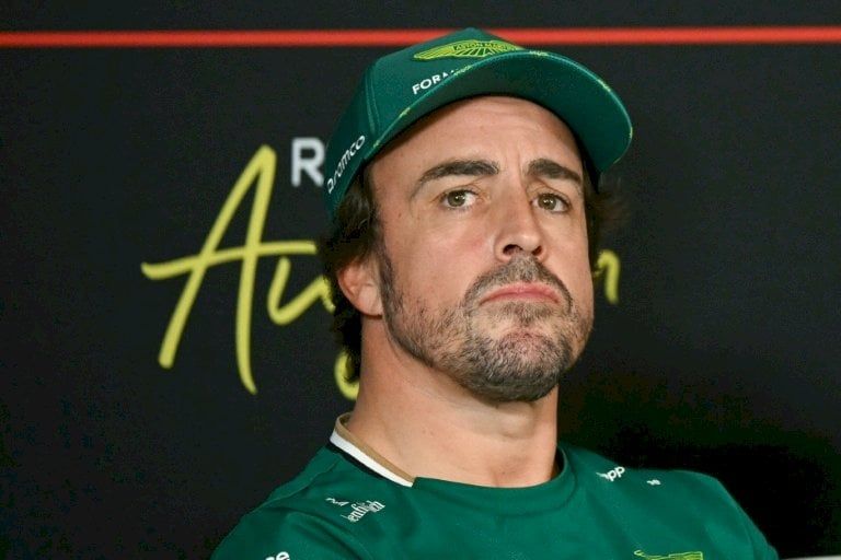 جائزة الولايات المتحدة: ألونسو مؤمن بقدرة فيرستابن على الفوز بلقبه الخامس تواليا