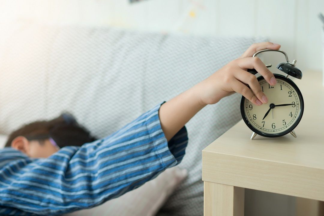 كيف تحفّزين ابنكِ الكسول على المذاكرة والرياضة؟