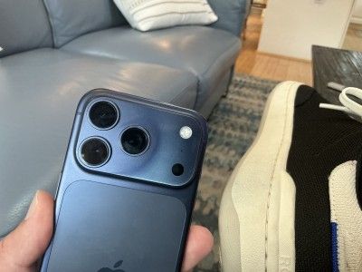 تكنولوجيا: مشاكل تغيّر لون تظهر مبكرًا في هواتف iPhone 17 Pro