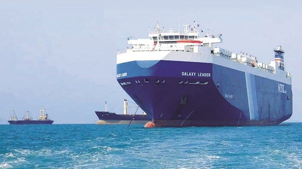 اليمن يدعو إلى دعم دولي لحماية الملاحة بالبحر الأحمر