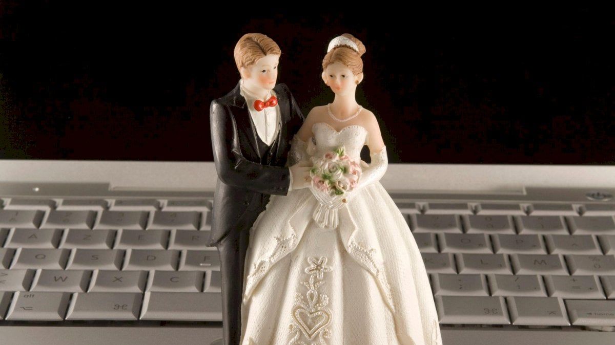تزوّج عبر الإنترنت في أبو ظبي: خلال 24 ساعة وبأقل من 218 دولاراً