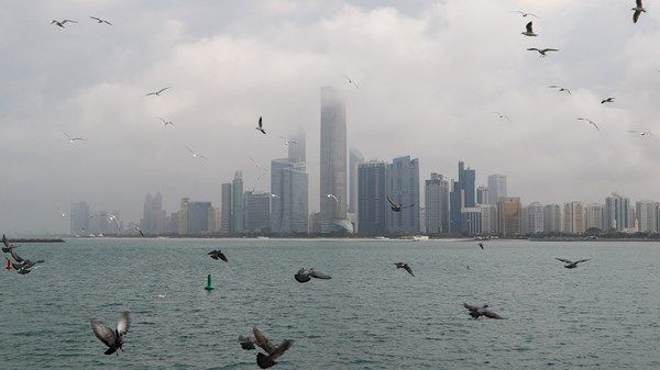 فرصة تشكل سحب مصحوبة بأمطار غداً