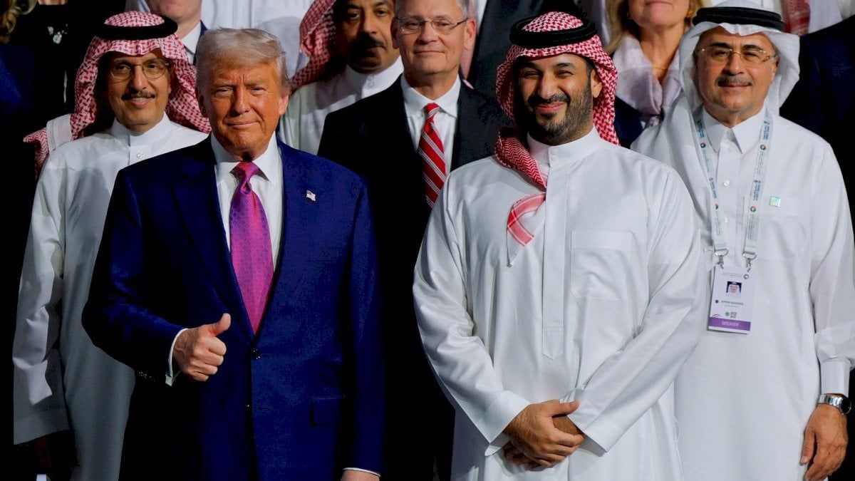 فايننشال تايمز: السعودية وأميركا تناقشان صفقة دفاع مشترك