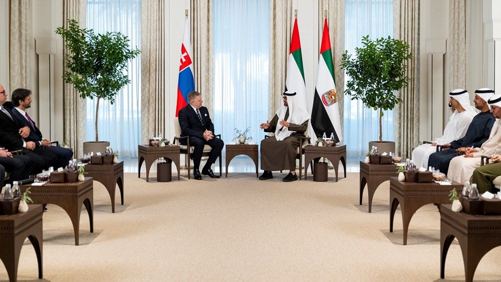 رئيس الدولة ورئيس وزراء سلوفاكيا يبحثان علاقات البلدين