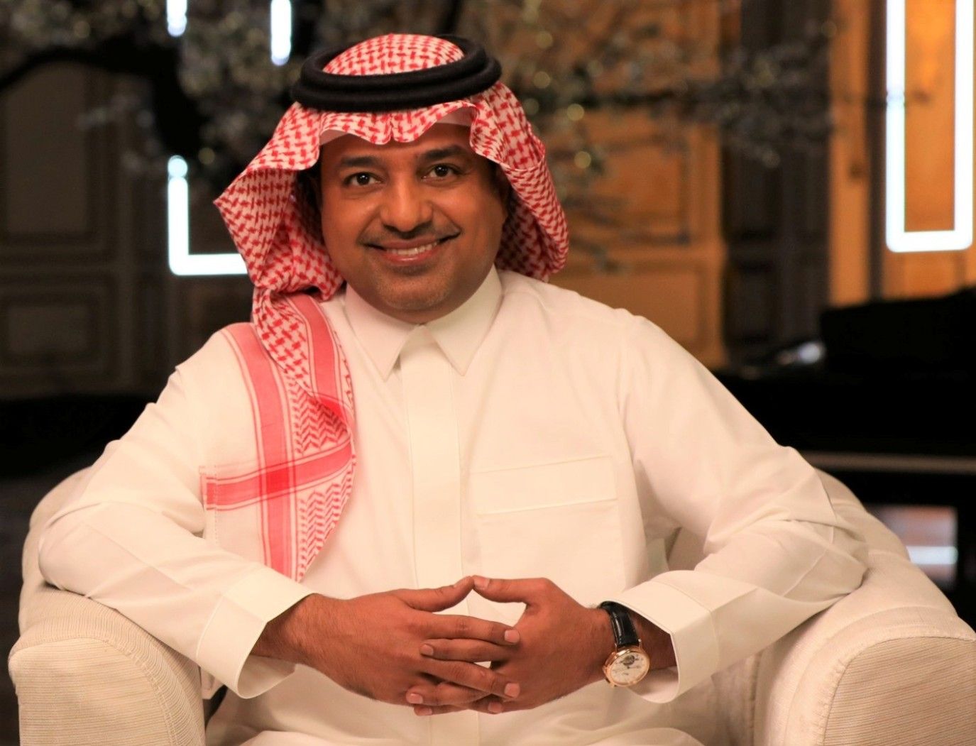 راشد الماجد يطرح أغنية جديدة لجمهوره بعنوان "من عرفتك"