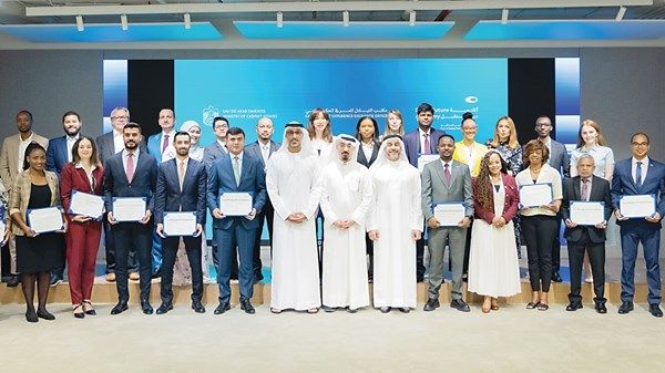 حكومة الإمارات تشارك تجاربها في الابتكار مع قيادات عالمية
