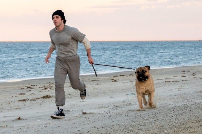 اللقطة الأولى تُشعل الحماسة… سيلفستر ستالون يعود إلى الحلبة فيI Play Rocky