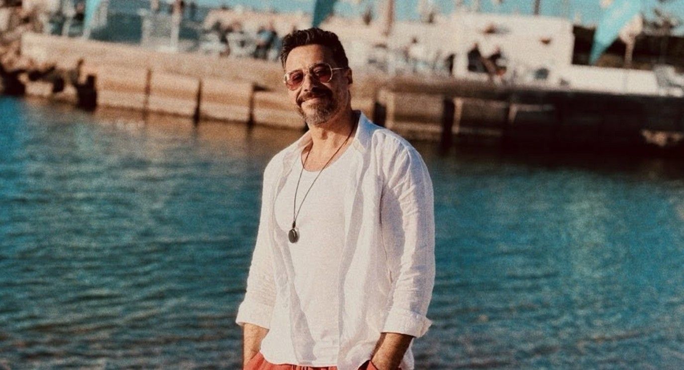 لماذا بكى أحمد السعدني في العرض الخاص لفيلم ولنا في الخيال حب؟