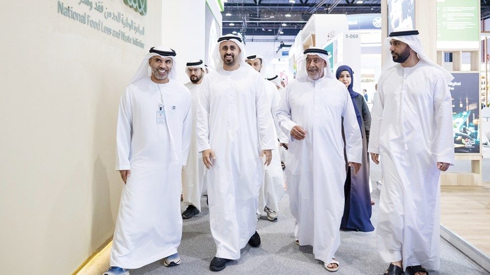 ذياب بن محمد بن زايد يشهد جانباً من فعاليات الأسبوع العالمي للغذاء 2025