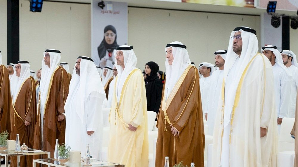 تحت رعاية رئيس الدولة.. هزاع بن زايد يشهد حفل تخريج الدفعة الـ45 من طلبة جامعة الإمارات