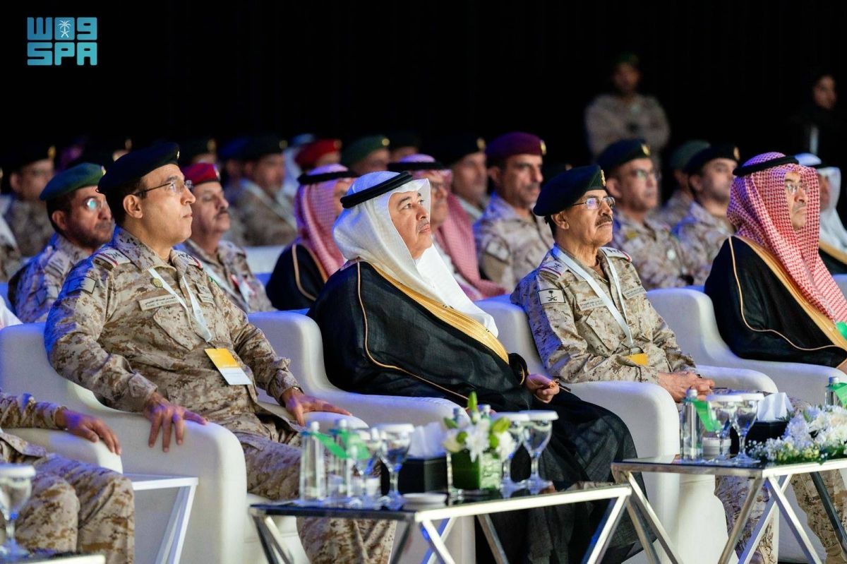 مساعد وزير الدفاع للشؤون التنفيذية يفتتح المعرض التوعوي بالأمن السيبراني