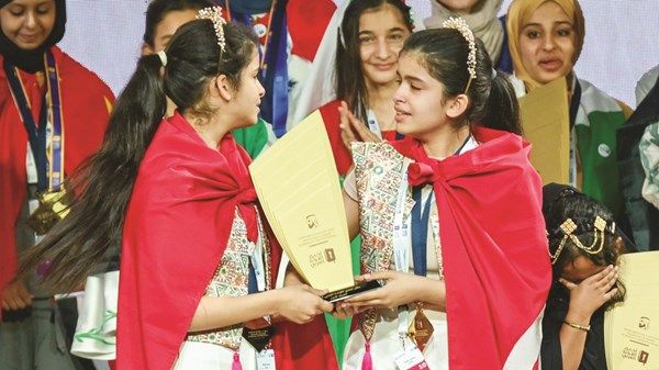 توأم تونس بطلتا «تحدي القراءة».. رحلة إلى وضوح الحياة