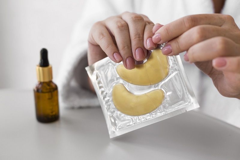 فوائد شرائح الكولاجين للوجه وكيفية استخدامها للحصول على إشراقة فورية