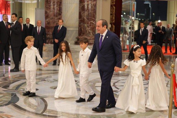 بالصور- بحضور السيسي… حفل “وطن السلام” يجمع النجوم في افتتاح أوبرا العاصمة الإدارية