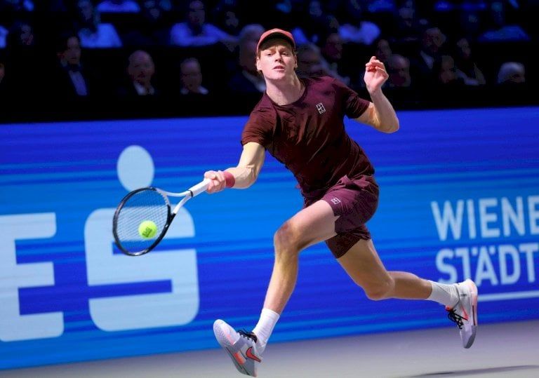 دورة فيينا: سينر يقلب الطاولة على زفيريف ويحرز لقبه الرابع هذا العام