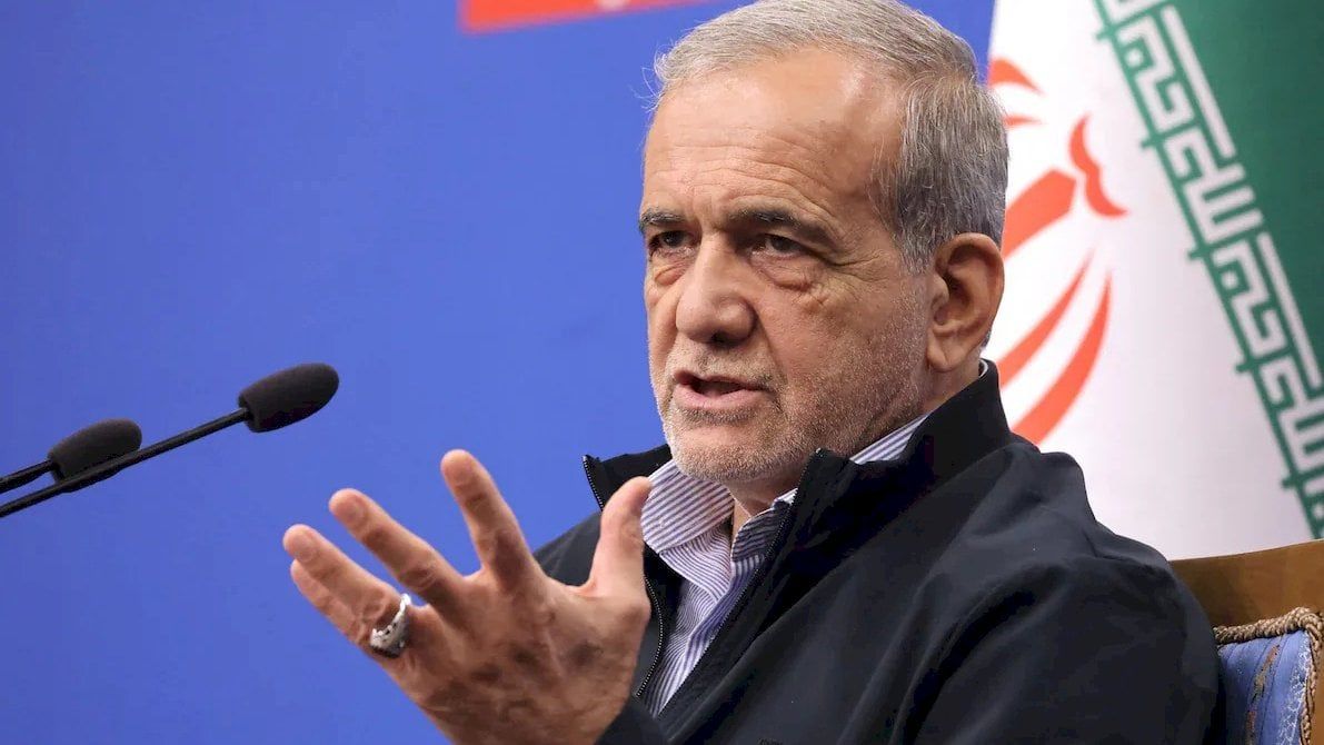 بزشكيان يهز إيران.. ننام على الذهب لكننا جياع!