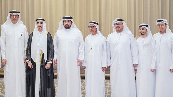 أحمد بن محمد ومنصور بن محمد يحضران أفراح المرزوقي والحمادي