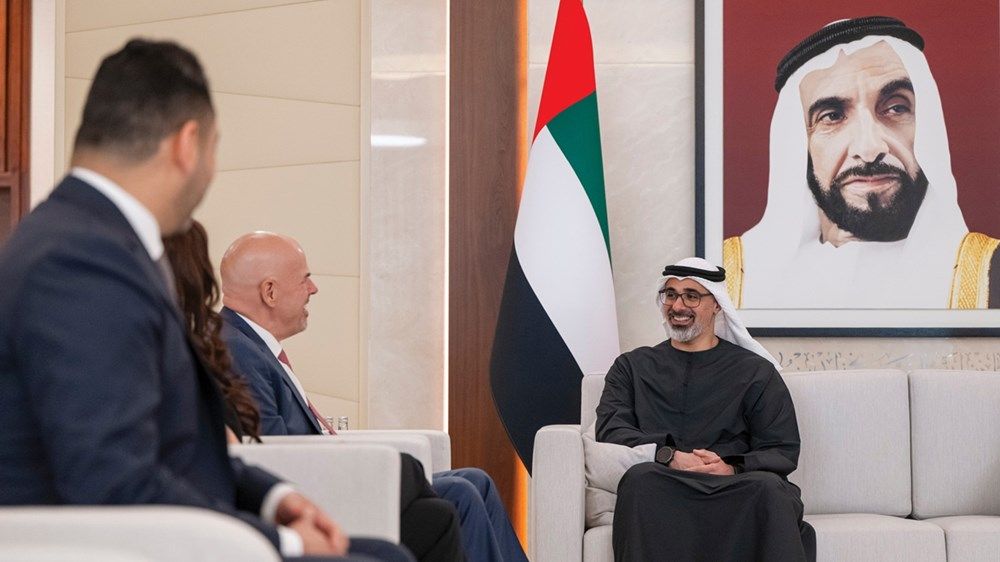 خالد بن محمد بن زايد يلتقي الرئيس التنفيذي المشارك لشركة «أوراكل»