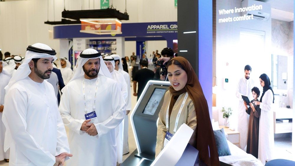 حمدان بن محمد يشهد افتتاح القمة العالمية للمدن في مدينة إكسبو دبي