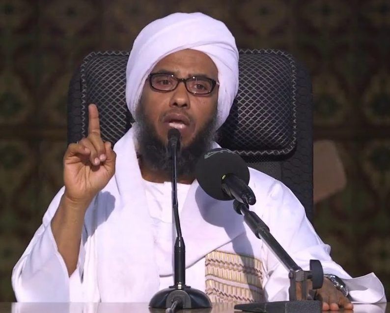 ماذا قال الشيخ عبدالحي يوسف عن الأرباح مقابل مشاهدة الإعلانات على الإنترنت؟