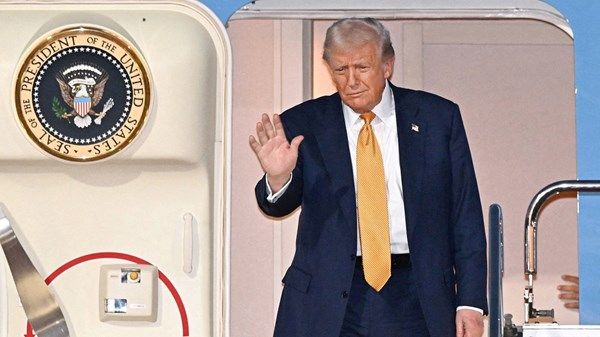 ترامب: لا مفاوضات تجارية مع كندا