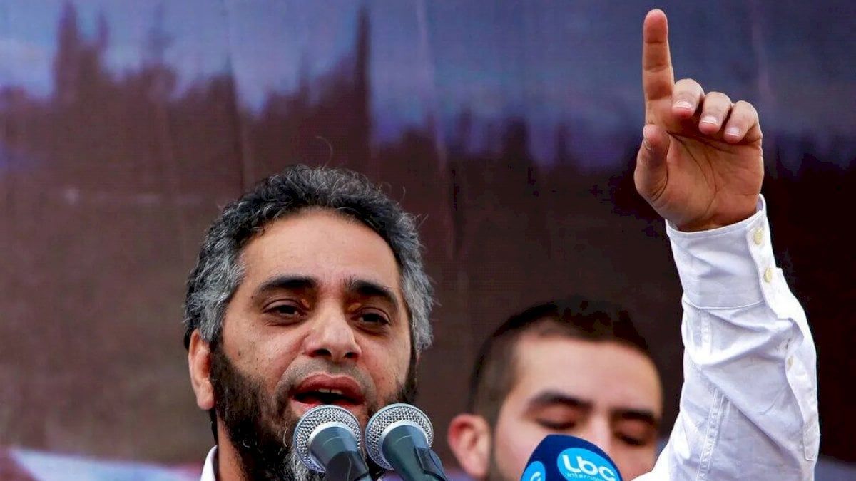 نقل فضل شاكر إلى قصر العدل ببيروت تحت حراسة مشددة