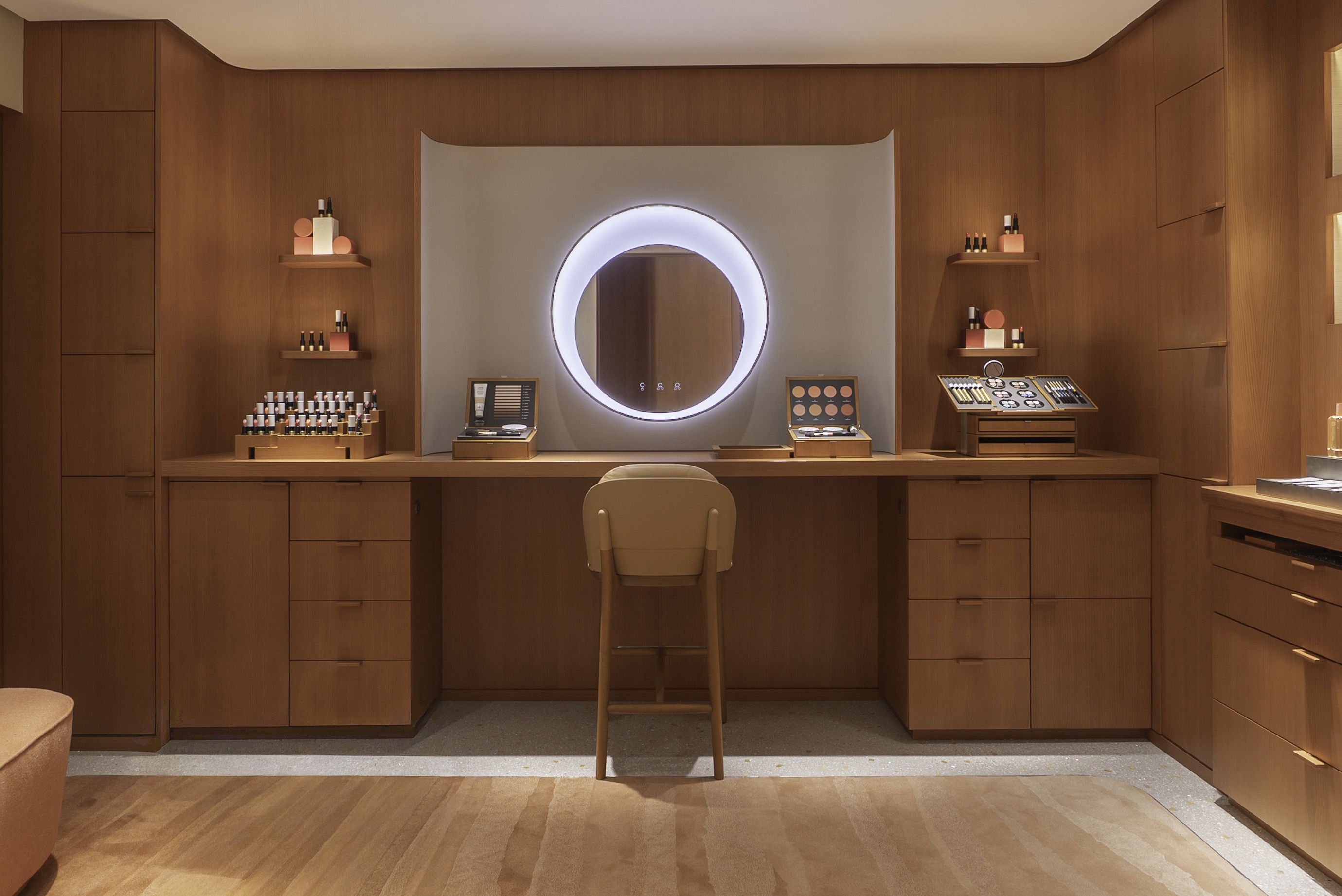 هيرميس تفتتح متجرها الجديد للعطور وأغراض الجمال في دبي مول