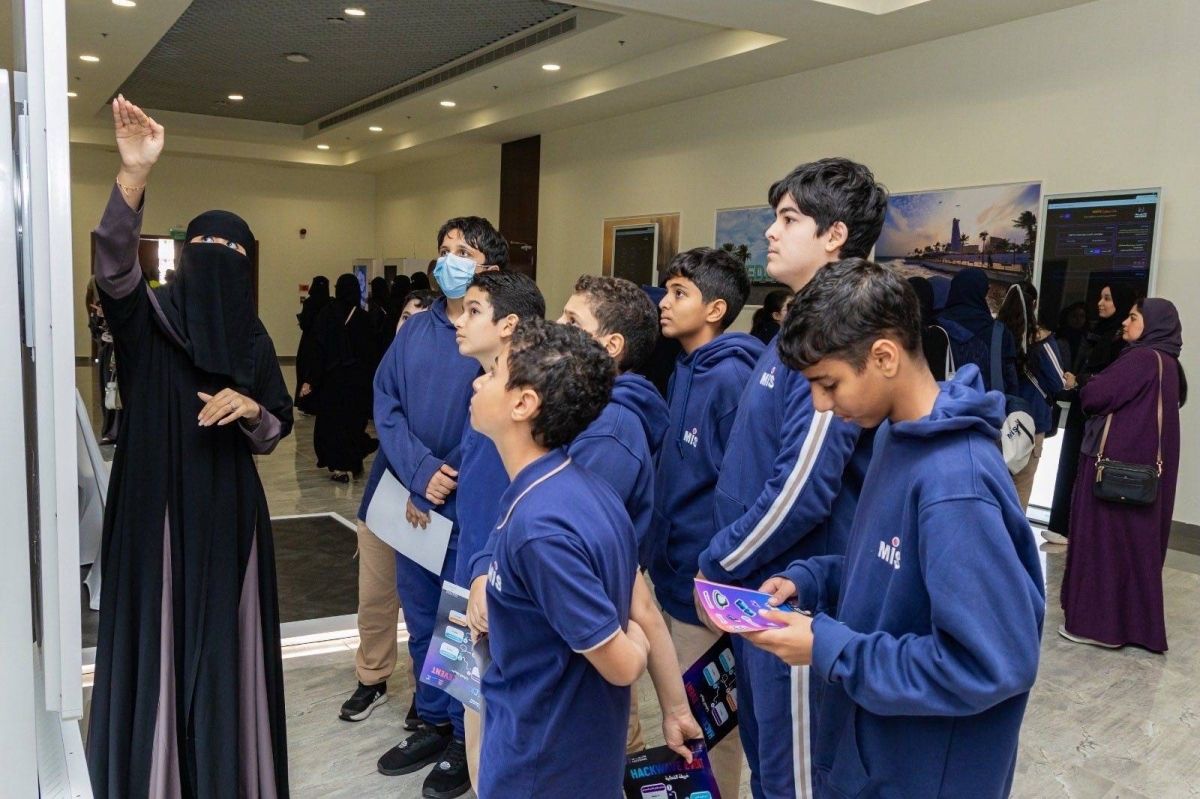 جامعة جدة تنظم ملتقى الأمن السيبراني لتعزيز الوعي التقني بين الطلاب والمجتمع