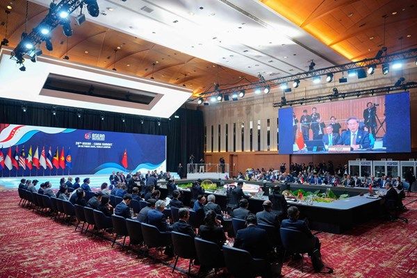 الصين توقع اتفاقاً بشأن التجارة الحرة مع رابطة آسيان