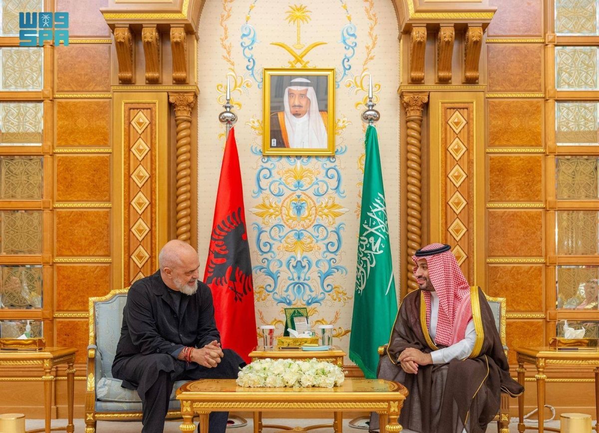 ولي العهد يلتقي رئيس وزراء جمهورية ألبانيا