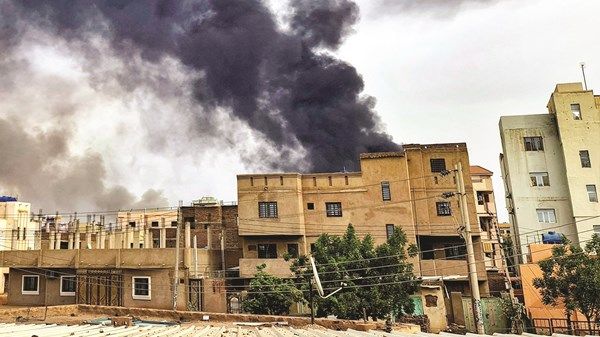 قرقاش: المسار السياسي سبيل إنهاء الحرب في السودان