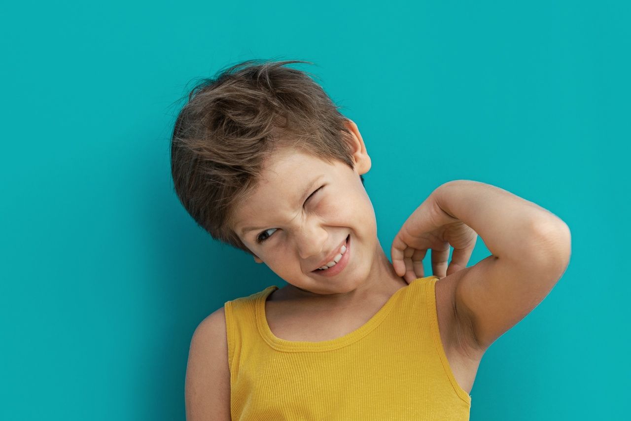 أعراض نقص فيتامين D عند الأطفال وكيفية علاجه  