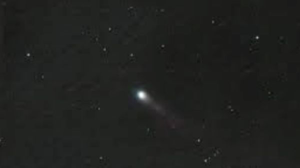 سماء النمسا تشهد ظاهرة فلكية نادرة بمرور المذنب «ليمون»