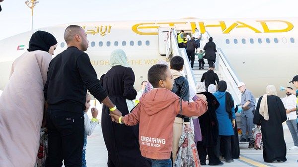 الإمارات تُنفذ إخلاء طبيا عاجلا لـ 57 مريضا من غزة برفقة ذويهم