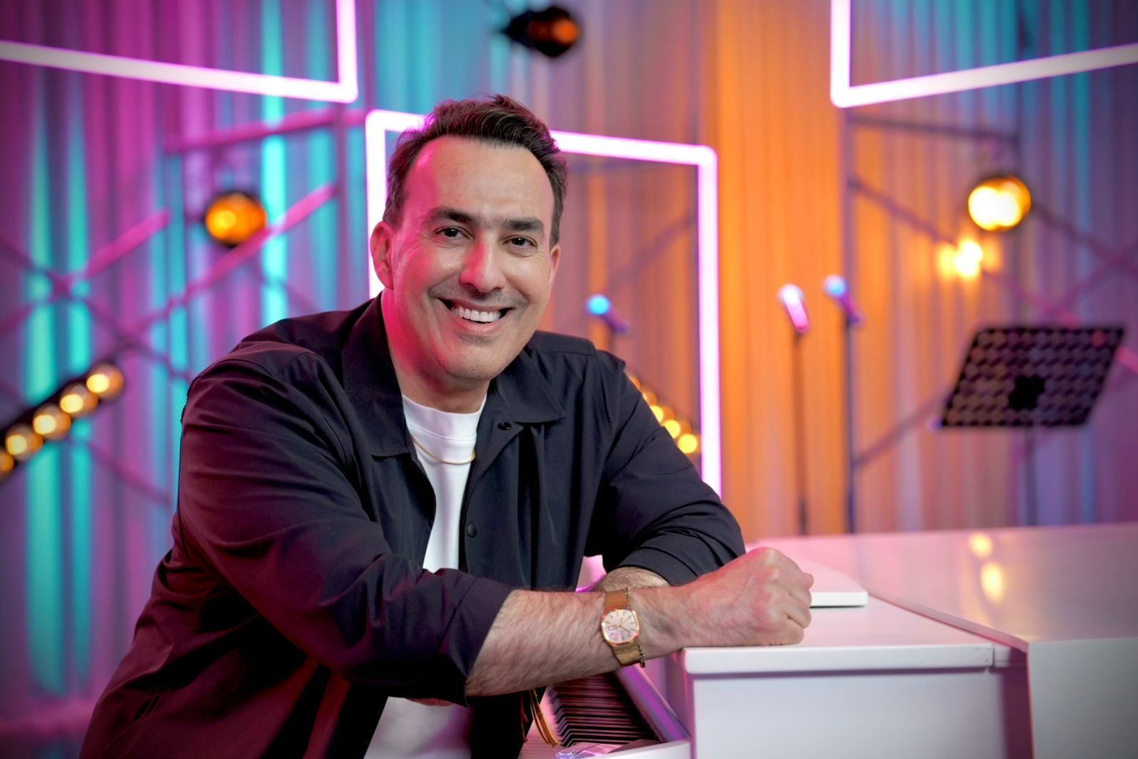 وديع أبي رعد… المهندس الصامت خلف أصوات The Voice ونجوم البرامج الغنائية العربية