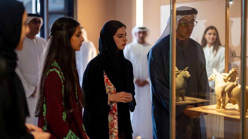 منصور بن زايد يفتتح «أبوظبي للفنون الفروسية الأميرية» في جزيرة الجبيل